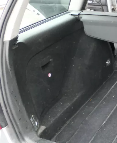 VW Golf 4 Variant Abdeckung Verkleidung Kofferraum hinten links 1J9867423BK schw