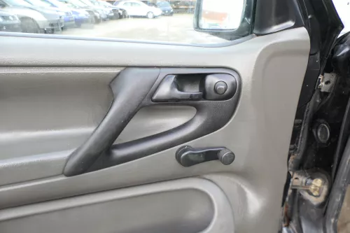 VW Polo 6N Türverkleidung Verkleidung Tür vorne links 2/3-Türer grau Griff Öffne (173423)