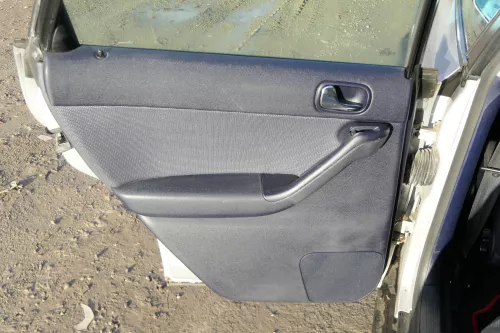 1x A3 8L Türverkleidung Verkleidung Tür hinten links 4/5-Türer maritimblau blau (173571)