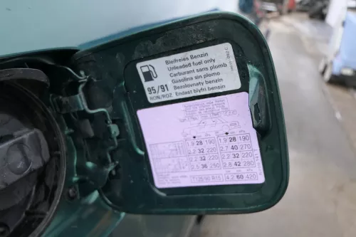 Audi A3 8L Tankdeckel Klappe Tankklappe Tank grün LZ6L Deckel (173635)