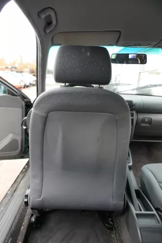 Q744 A3 8L Sitz vorne links Fahrersitz 2/3-Türer vorn  Airbag (173643)