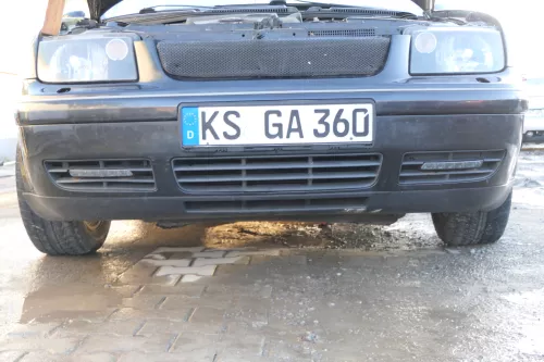 VW Bora Stoßstange vorne Frontstoßstange Stoßfänger vorn schwarz LC9Z SWR