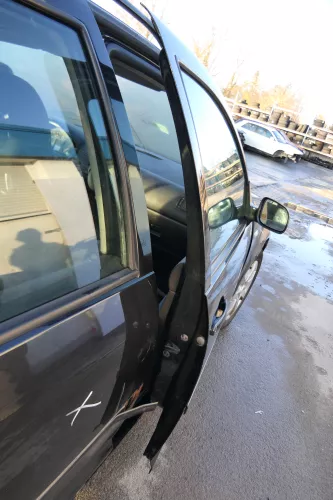 Golf 4 Bora Tür vorne rechts Beifahrertür 4/5-Türer Kombi Variant schwarz LC9Z (173822)