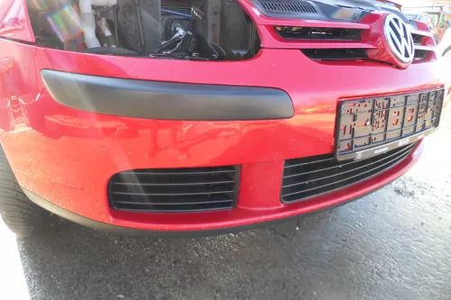 VW Golf 5 1K V Stoßstange vorne Frontoßstange Stoßfänger rot LY3D (174000)
