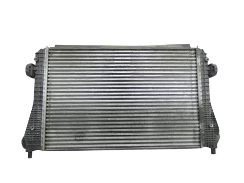 Passat 3C Ladeluftkühler Ladeluft Kühler TDI 3C0145805P (174018)