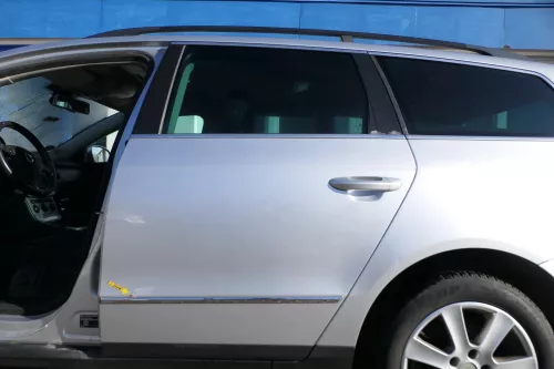 VW Passat 3C Kombi Variant Tür hinten links silber LA7W -OHNE Anbauteile  - Rost