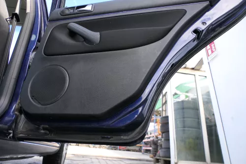 1x VW Golf 4 1J Limousine Türverkleidung Verkleidung Tür hinten rechts schwarz (174400)