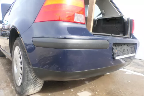 VW Golf 4 Limousine Stoßstange hinten Heckstoßstange Stoßfänger blau LA5G (174536)