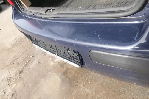VW Golf 4 Limousine Stoßstange hinten Heckstoßstange Stoßfänger blau LA5G (174536)