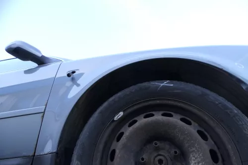 Audi A6 4B Kotflügel vorne rechts grau LY7L s(bis ca.Mitte 2001 passend) MÄNGEL (174544)