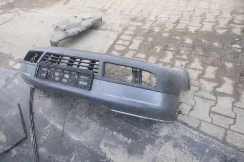 Audi A6 4B Frontstoßstange Stoßstange vorn vorne Stoßfänger grau LY7L