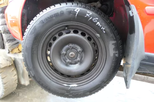 4X A4 B5 A6 4B Passat 3BG Felgen Reifen Winterreifen M+S 195/65 R15 91T 6-7mm (174797)