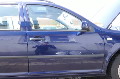 Golf 4 Bora Tür vorne rechts Beifahrertür 4/5-Türer Kombi Variant blau LB5N