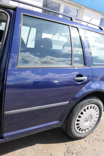 VW Golf 4 Bora Tür hinten links nur Kombi / Variant blau LB5N indigoblau ohne An (174824)