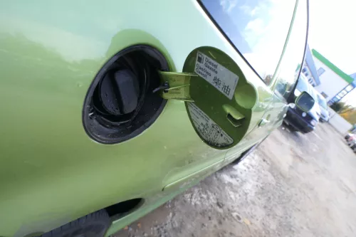 VW Polo 6N2 6N Tankdeckel Deckel Tank Tankverschluß grün LA6M (174914)