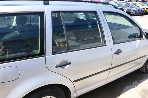 VW Golf 4 Bora Tür hinten rechts nur Kombi / Variant silber LA7W -ohne Anbauteil (174979)