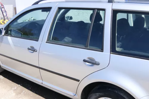 VW Golf 4 Bora Tür hinten links nur Kombi / Variant silber LA7W - ohne Anbauteil (174980)