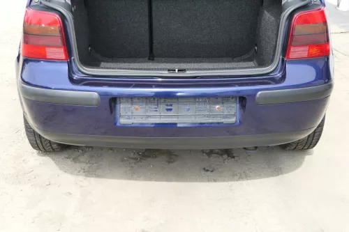 VW Golf 4 Limousine Stoßstange hinten Heckstoßstange Stoßfänger blau LB5N
