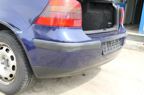 VW Golf 4 Limousine Stoßstange hinten Heckstoßstange Stoßfänger blau LB5N (175011)