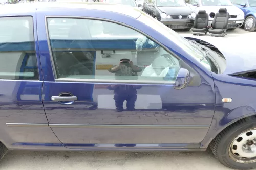 VW Golf 4 Tür vorne rechts Beifahrertür 2/3-Türer blau LB5N ohneAnbauteile