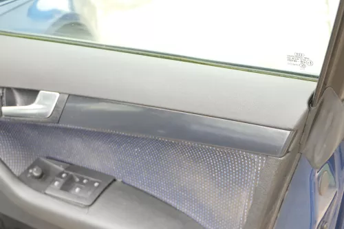 1x A3 8P Türverkleidung Verkleidung Tür vorn rechts 4/5-Türer (175034)