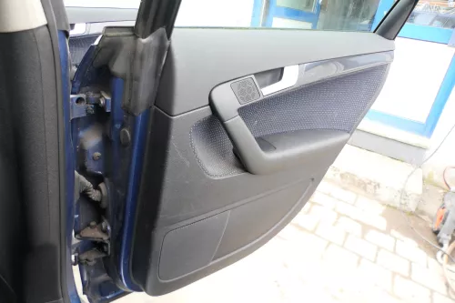 1x Audi A3 8P Türverkleidung Verkleidung Tür hinten rechts 4/5-Türer schwarz (175036)