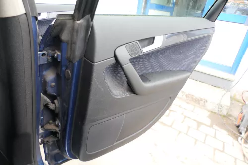 1x Audi A3 8P Türverkleidung Verkleidung Tür hinten rechts 4/5-Türer schwarz (175036)
