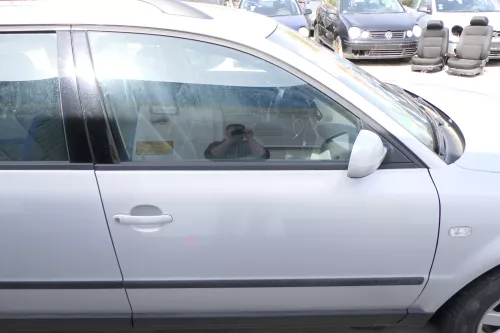 VW Passat 3B 3BG Kombi + Limo Tür vorne rechts Beifahrertür grau silber LB7Z