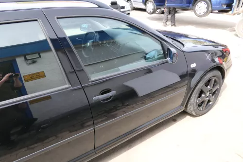 Golf 4 Bora Tür vorne rechts Beifahrertür 4/5-Türer Kombi Variant schwarz L041 (175128)