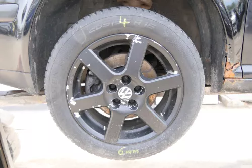 4x Golf 4 Bora Alufelgen Felgen 205/55 R16 Winterreifen Reifen KBA 46661 2x 6mm (175146)