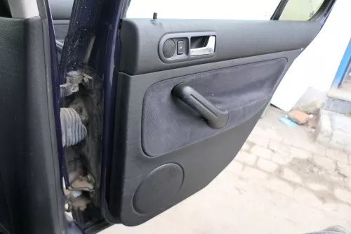 1x VW Golf 4 1J Limousine Türverkleidung Verkleidung Tür hinten rechts schwarz (175252)