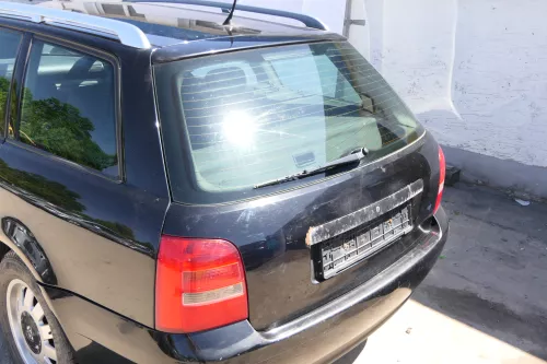 Audi A4 B5 Avant Facelift Heckklappe Klappe hinten schwarz LY9B Facelfit Scheibe (175452)