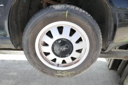 4x Audi A4 8E A6 4B Alufelgen 195/65R15 91T Winterreifen Reifen 5-7mm 4B0601025N