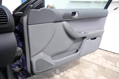 1x A3 8L Türverkleidung Verkleidung Tür vorne rechts 2/3-Türer schiefer grau (175466)