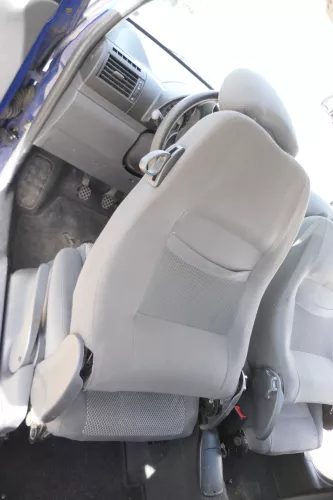 VW Fox Sitz Fahrersitz vorne links OHNEAirbag höhenverstellbar  v (175511)