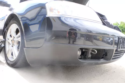 Audi A6 4B Frontstoßstange Stoßstange vorn vorne Stoßfänger schwarz LN4J (175620)