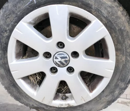 1x VW Caddy 2K Alufelge Felge 2K1071495 666 KBA 46109 6,5x15H2 ET50 5x112    HL