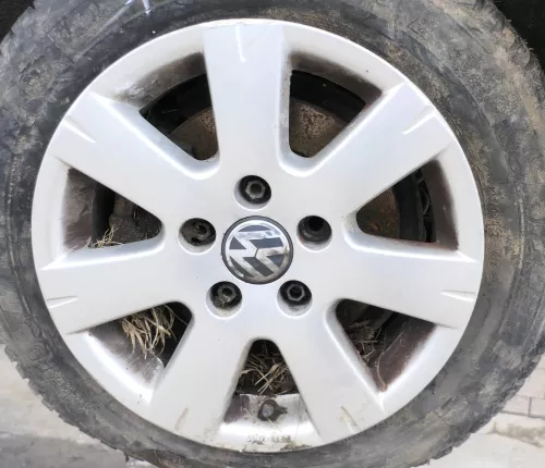 1x VW Caddy 2K Alufelge Felge 2K1071495 666 KBA 46109 6,5x15H2 ET50 5x112    HL