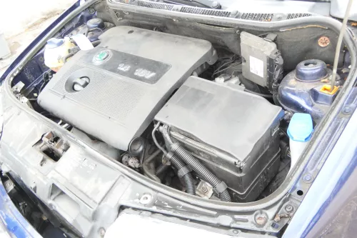 VW Polo Ibiza AGR Ventil Rohr Abgasrückführungsventil 1,4 BBZ 74kw 036131521BF