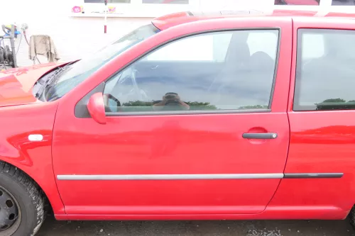 VW Golf 4 Tür vorne links Fahrertür 2/3-Türer rot LY3D - ohneAnbauteile