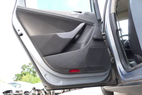 VW Passat 3C Variant Türverkleidung Verkleidung Tür hinten links schwarz (175962)