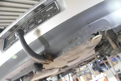 VW Golf 4 Limousine feste starre Anhängerkupplung mit Kabelbaum komplett (175964)