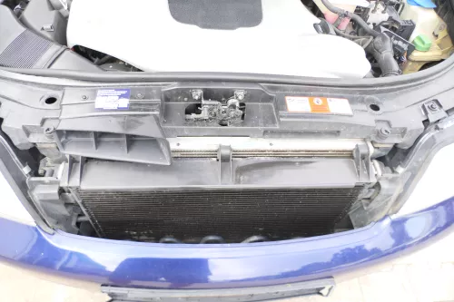 Audi A6 4B Frontstoßstange Stoßstange vorn vorne Stoßfänger blau LZ5K (176049)