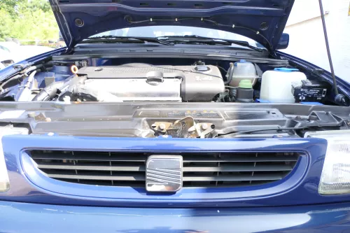 Seat Cordoba 6K Kühlergrillleiste Kühlergrill Grill Grillleiste Leiste blau LA5E (176133)