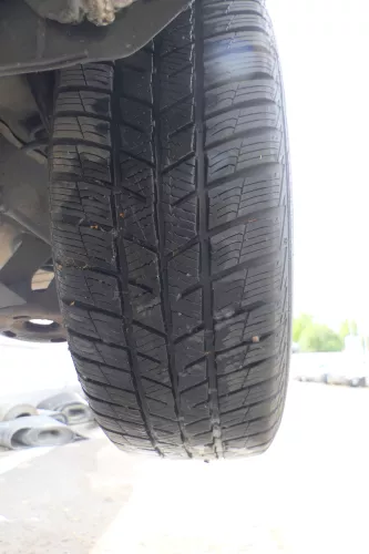 4x Golf 4 Bora Reifen Felgen 205/55 R16 Winterreifen 6-7mm M+S (176171)