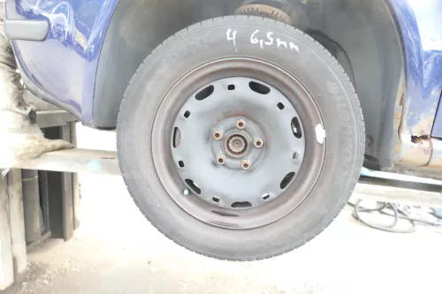 4x VW Polo 9N Felgen Reifen 165/70 R14 81T Sommerreifen 5jx14H2 ET35 ca. 6mm (176197)