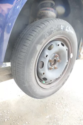 4x VW Polo 9N Felgen Reifen 165/70 R14 81T Sommerreifen 5jx14H2 ET35 ca. 6mm (176197)