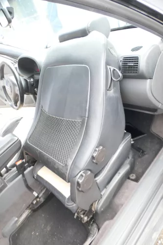 Q805 A3 8L Sitz Sitze vorne links + rechts +hinten Ledersitz Kopfstützen (176205)