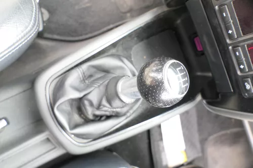 Audi A3 8L Schaltknauf Schaltsack Schaltung Schaltknüppel 5-Gang gelocht TDI 1,8 (176213)