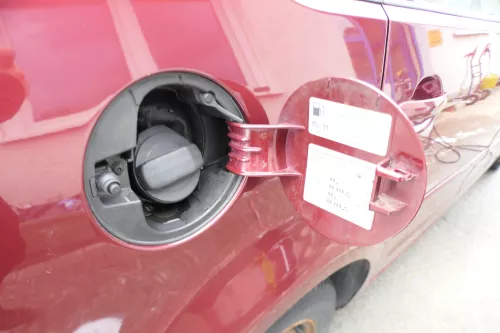 VW Polo 9N3 9N Cross Tankdeckel Klappe Tankklappe Deckel Tank rot braun LC3R (176352)